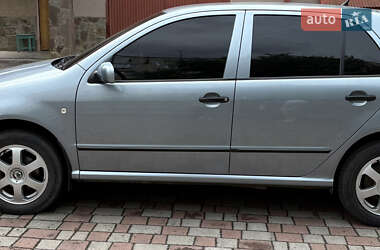 Хэтчбек Skoda Fabia 2004 в 