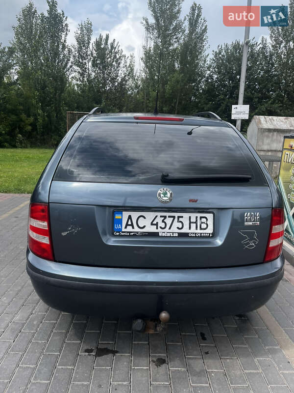 Универсал Skoda Fabia 2005 в Нововолынске