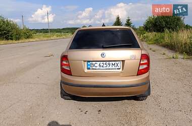 Хетчбек Skoda Fabia 2001 в 