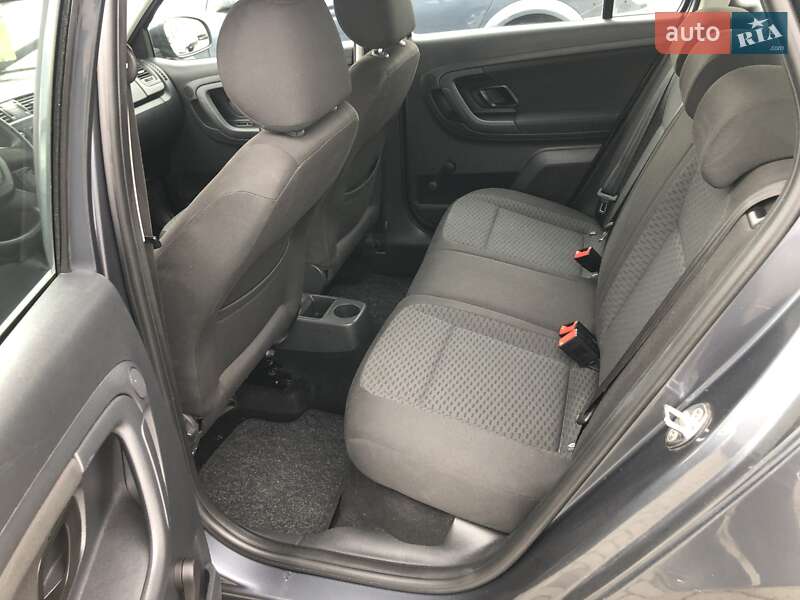 Универсал Skoda Fabia 2011 в Черновцах