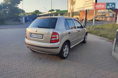 Хетчбек Skoda Fabia 2005 в 
