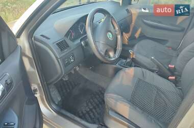 Хетчбек Skoda Fabia 2005 в 