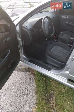 Хэтчбек Skoda Fabia 2006 в 