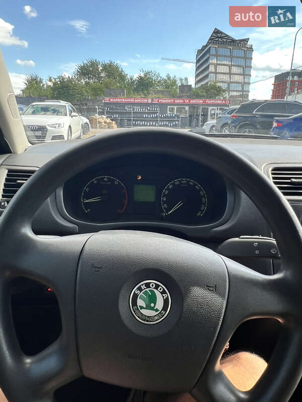 Хэтчбек Skoda Fabia 2008 в Львове
