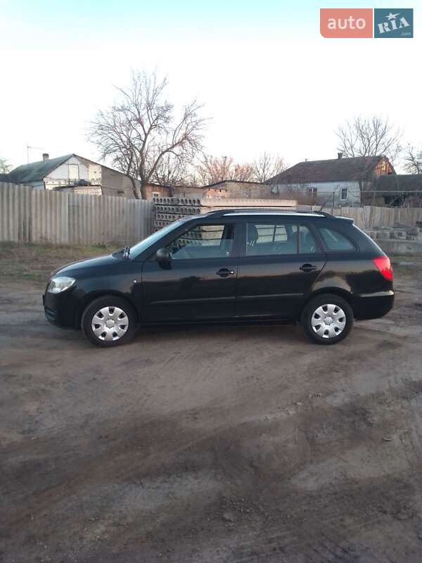 Универсал Skoda Fabia 2010 в 