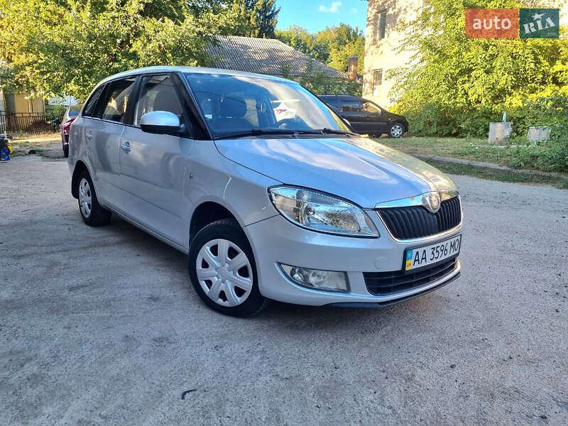 Універсал Skoda Fabia 2013 в Компаніївці