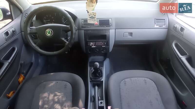 Хэтчбек Skoda Fabia 2002 в Днепре