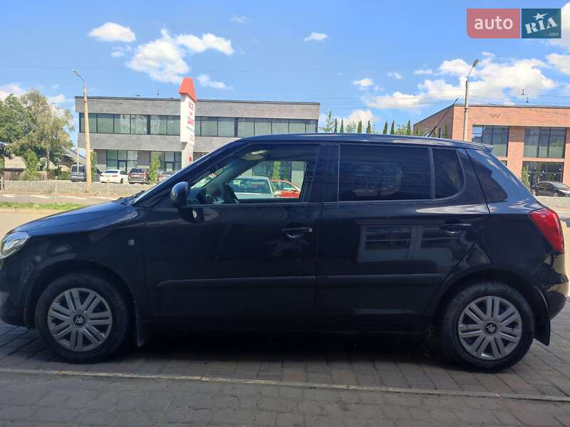 Хэтчбек Skoda Fabia 2011 в Ивано-Франковске