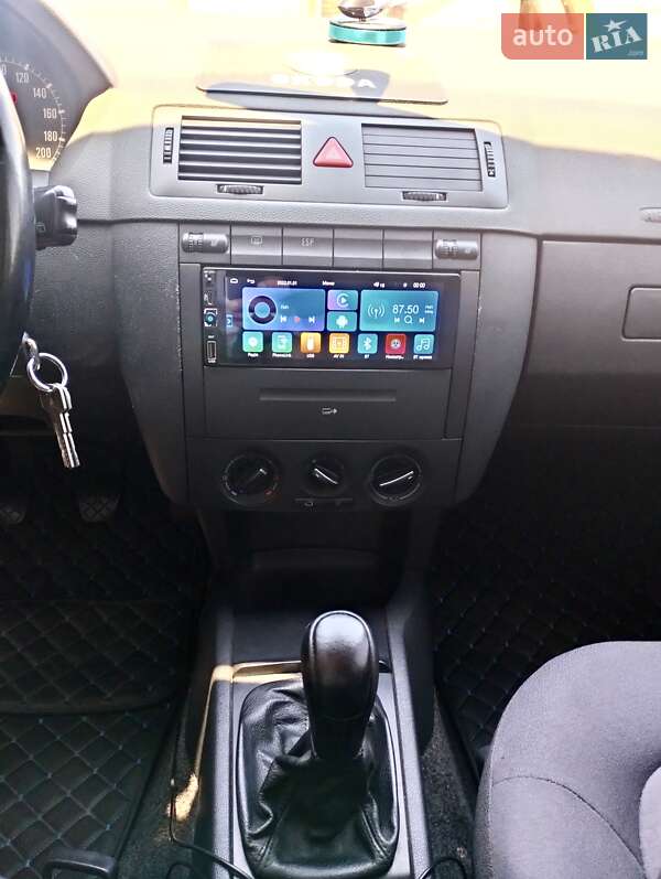 Універсал Skoda Fabia 2004 в Сумах