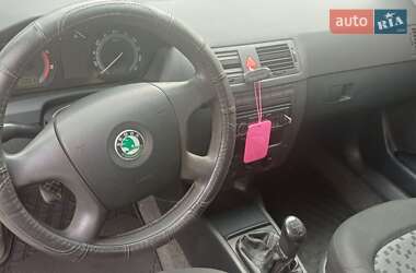 Седан Skoda Fabia 2004 в Кривом Роге