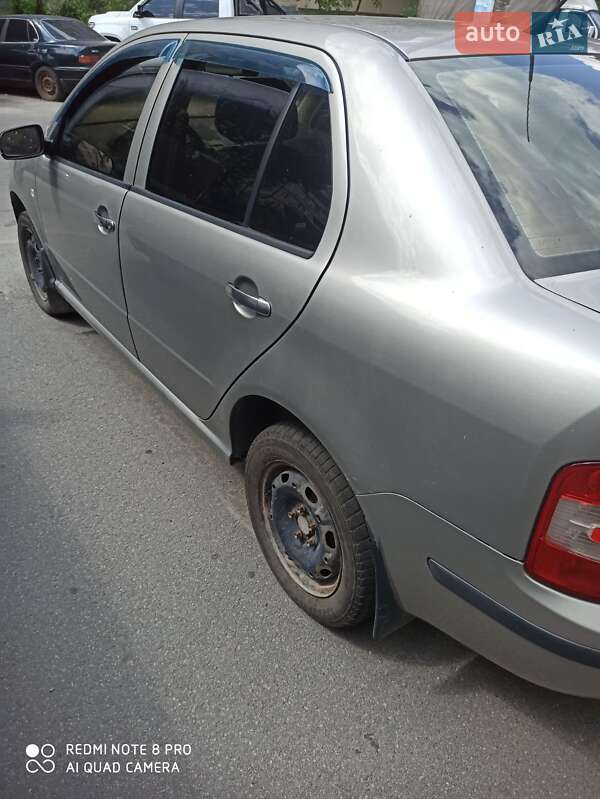 Седан Skoda Fabia 2006 в Днепре