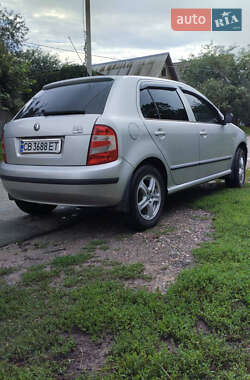 Хэтчбек Skoda Fabia 2006 в 