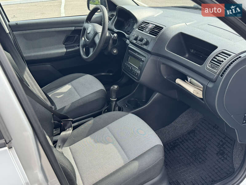 Универсал Skoda Fabia 2010 в Полтаве