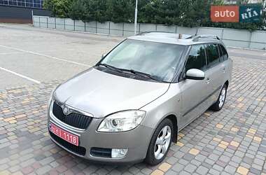 Універсал Skoda Fabia 2008 в Луцьку