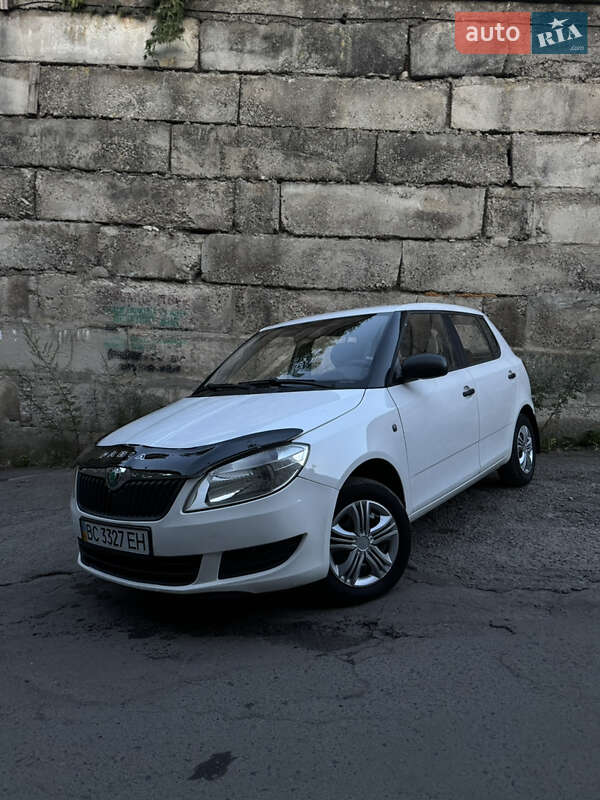 Хэтчбек Skoda Fabia 2011 в Львове