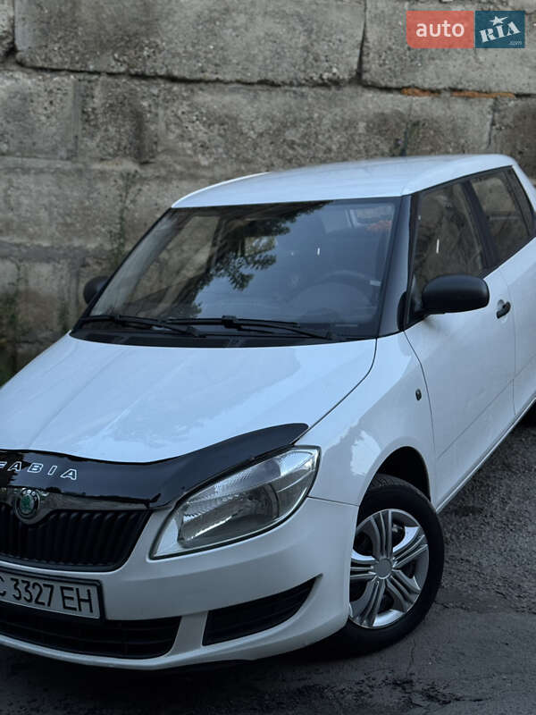 Хэтчбек Skoda Fabia 2011 в Львове