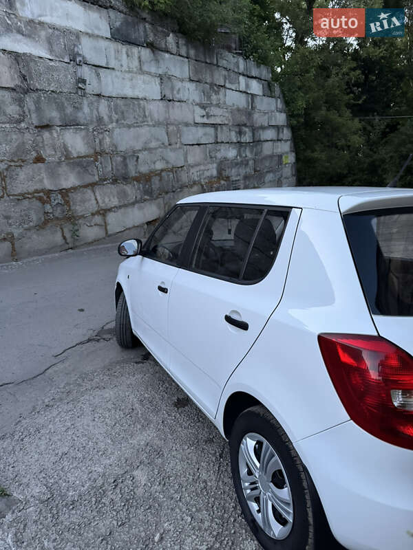 Хэтчбек Skoda Fabia 2011 в Львове
