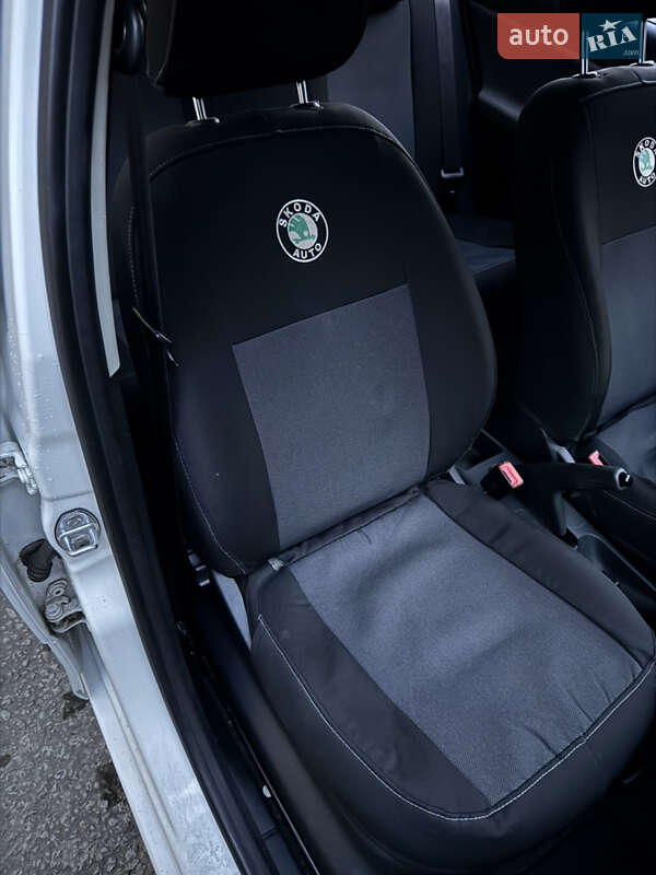 Хэтчбек Skoda Fabia 2011 в Львове