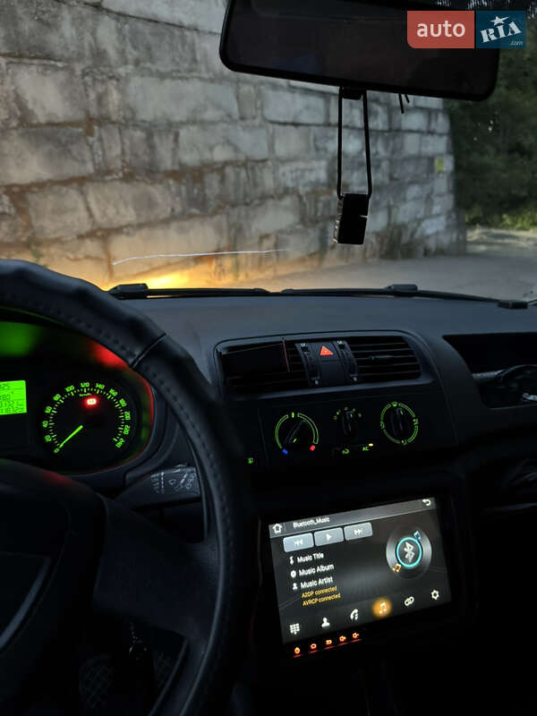 Хэтчбек Skoda Fabia 2011 в Львове