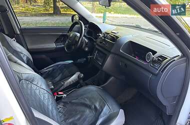 Хэтчбек Skoda Fabia 2012 в 