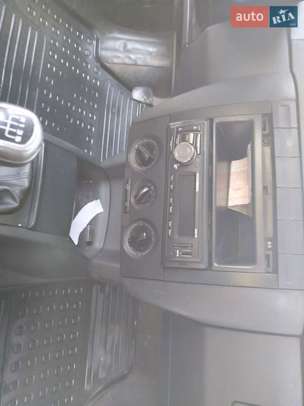 Седан Skoda Fabia 2002 в Старокостянтинові