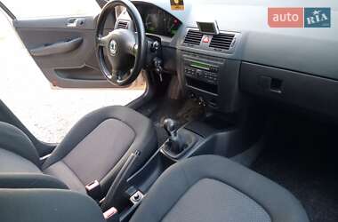 Седан Skoda Fabia 2005 в 