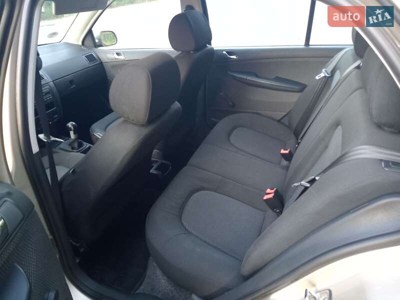 Седан Skoda Fabia 2005 в Тернополі
