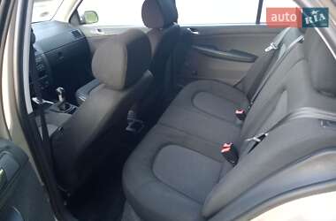 Седан Skoda Fabia 2005 в 
