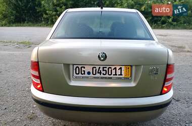 Седан Skoda Fabia 2005 в 