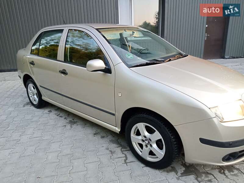 Седан Skoda Fabia 2005 в Тернополі