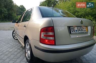 Седан Skoda Fabia 2005 в 