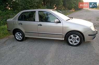 Седан Skoda Fabia 2005 в 