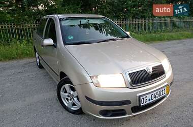 Седан Skoda Fabia 2005 в 