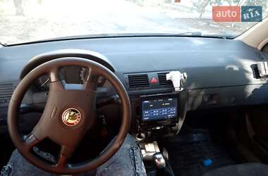 Седан Skoda Fabia 2004 в 