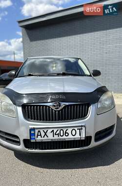Хэтчбек Skoda Fabia 2008 в 