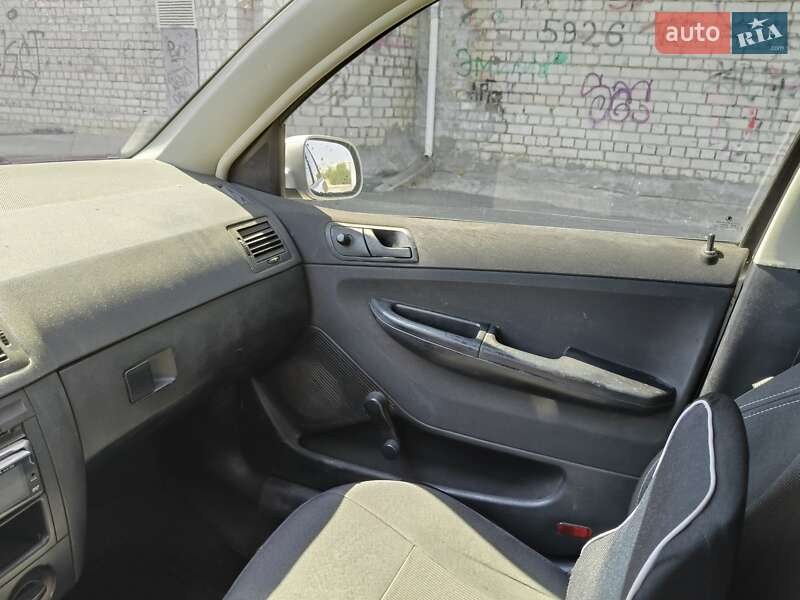 Хэтчбек Skoda Fabia 2005 в Арбузинке