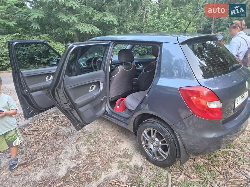 Хэтчбек Skoda Fabia 2008 в Броварах