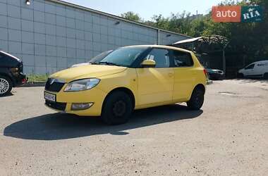 Хэтчбек Skoda Fabia 2012 в Черкассах
