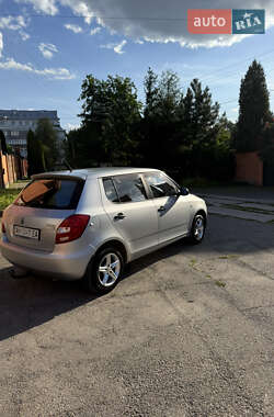 Хэтчбек Skoda Fabia 2008 в 