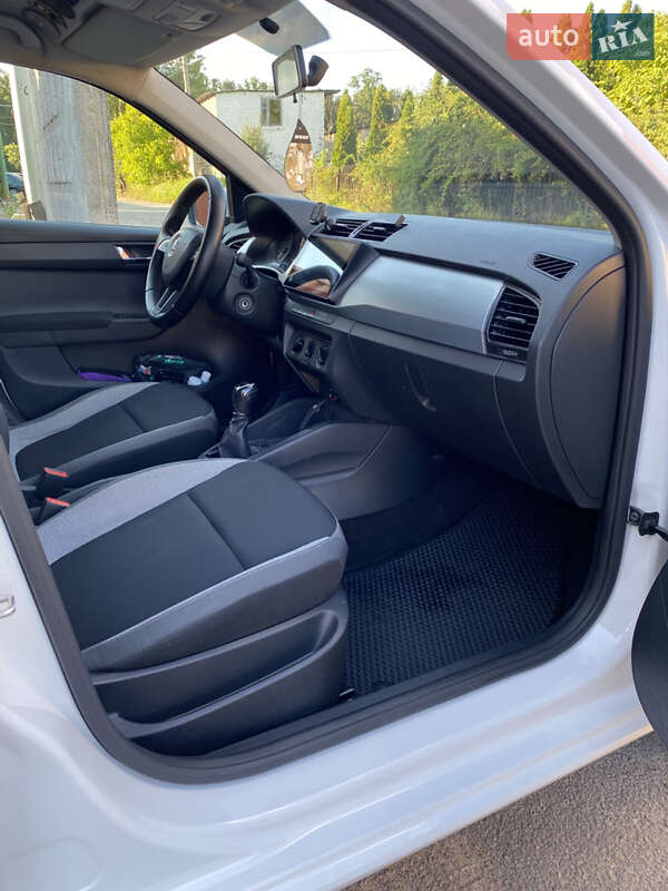 Хетчбек Skoda Fabia 2016 в Києві