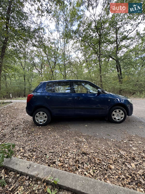 Хэтчбек Skoda Fabia 2007 в Днепре