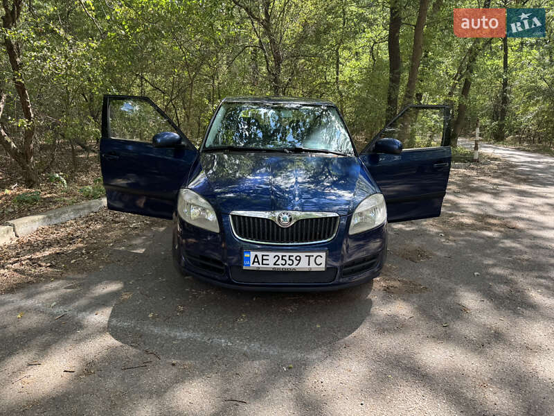 Хэтчбек Skoda Fabia 2007 в Днепре