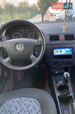 Хэтчбек Skoda Fabia 2006 в 