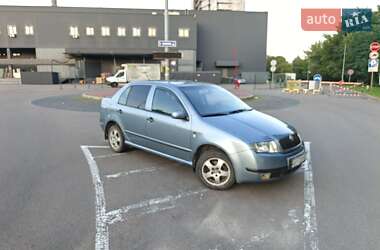Седан Skoda Fabia 2002 в Киеве