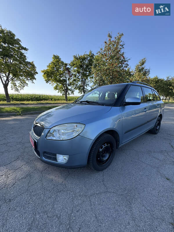 Универсал Skoda Fabia 2009 в Луцке