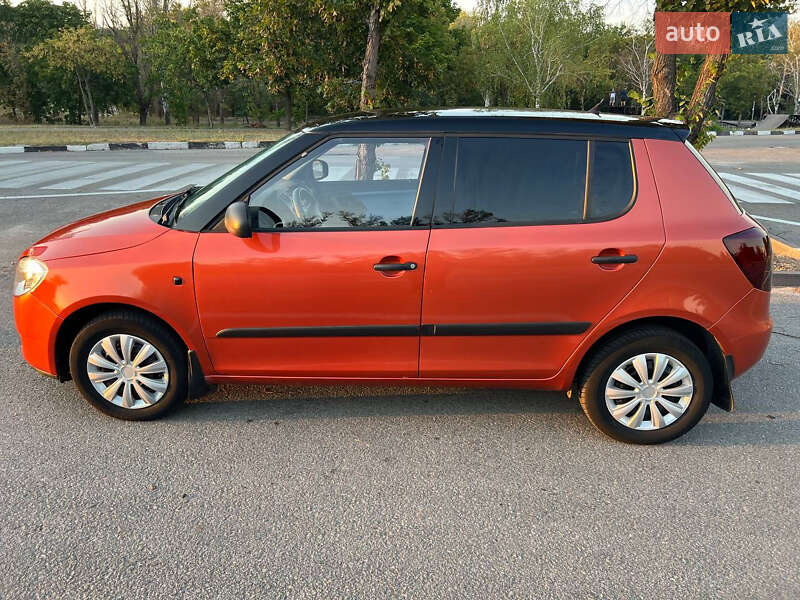 Хэтчбек Skoda Fabia 2007 в Запорожье