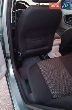 Хэтчбек Skoda Fabia 2010 в 