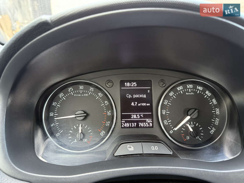 Хэтчбек Skoda Fabia 2014 в Первомайске фото 11 Хэтчбек Skoda Fabia 2014 в Первомайске