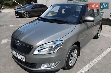 Хетчбек Skoda Fabia 2013 в Дніпрі