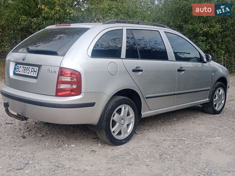 Седан Skoda Fabia 2003 в Трускавці